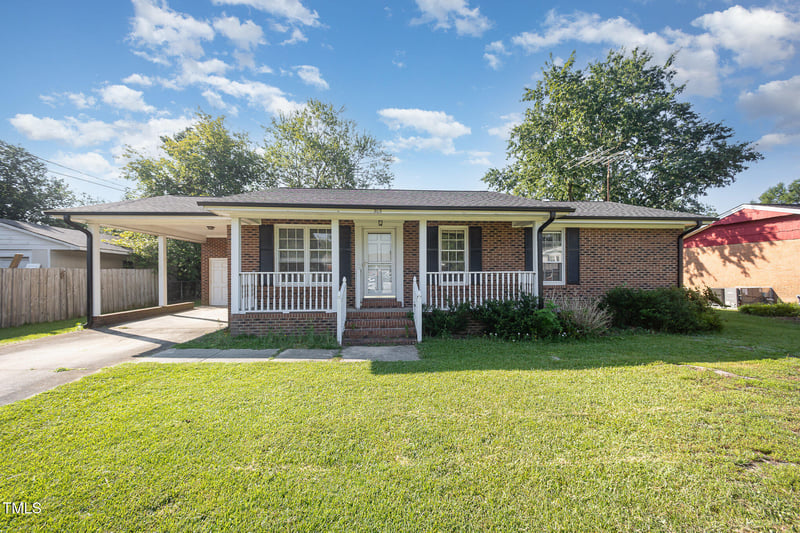 303 Wren Ln, Clayton, NC 27520