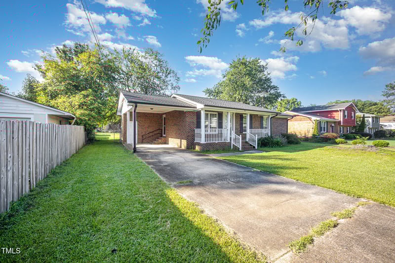 303 Wren Ln, Clayton, NC 27520