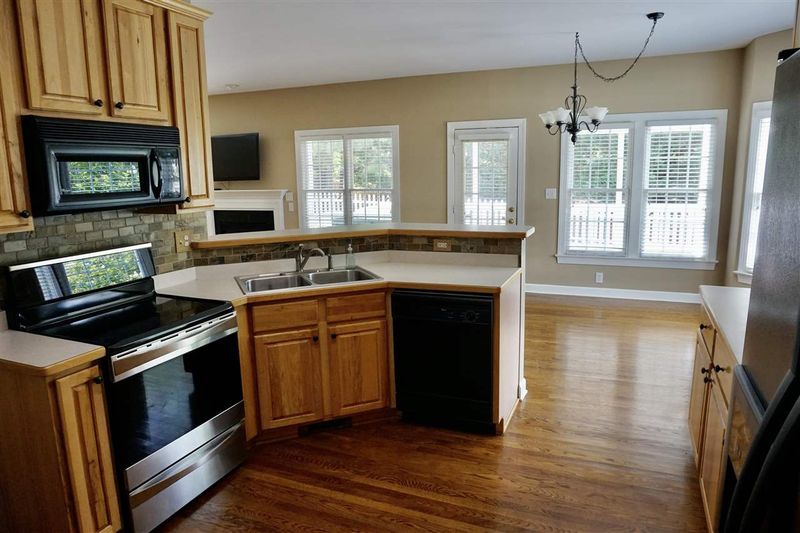 3032 Dargan Hills Dr, Wake Forest, NC 27587