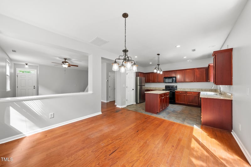 3033 Remington Oaks Cir, Cary, NC 27519