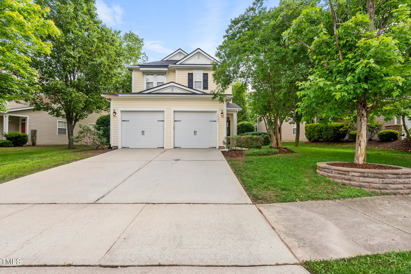 3033 Remington Oaks Cir, Cary, NC 27519