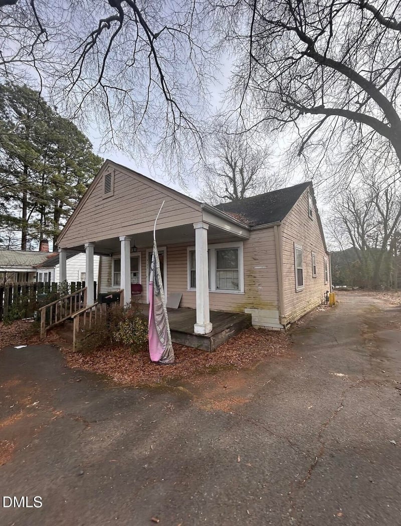 3033 University Dr, Durham, NC 27707