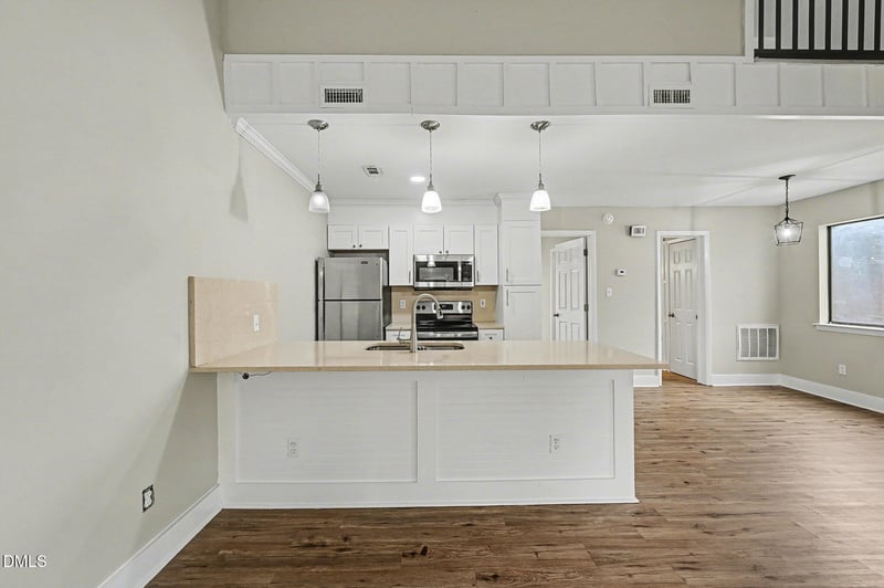 3035 Huntleigh Dr, Raleigh, NC 27604