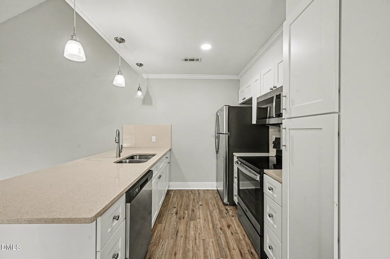 3035 Huntleigh Dr, Raleigh, NC 27604