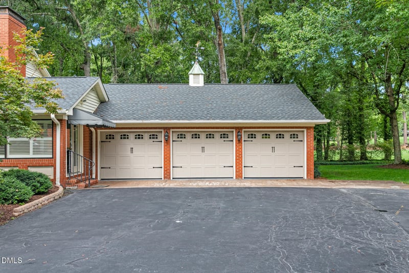 3036 N Fairway Dr, Burlington, NC 27215