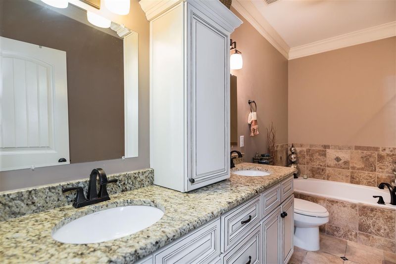 3038 Coxindale Dr, Raleigh, NC 27615