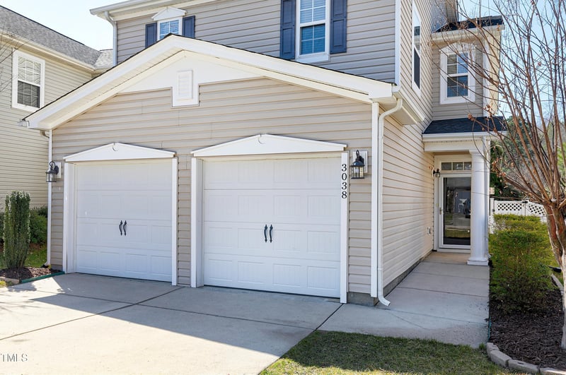 3038 Remington Oaks Cir, Cary, NC 27519