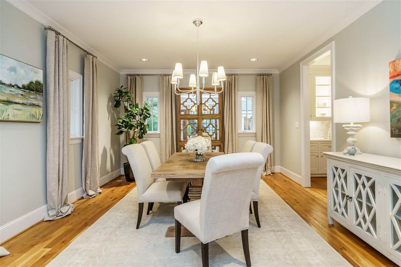 3039 Lewis Farm Rd, Raleigh, NC 27607