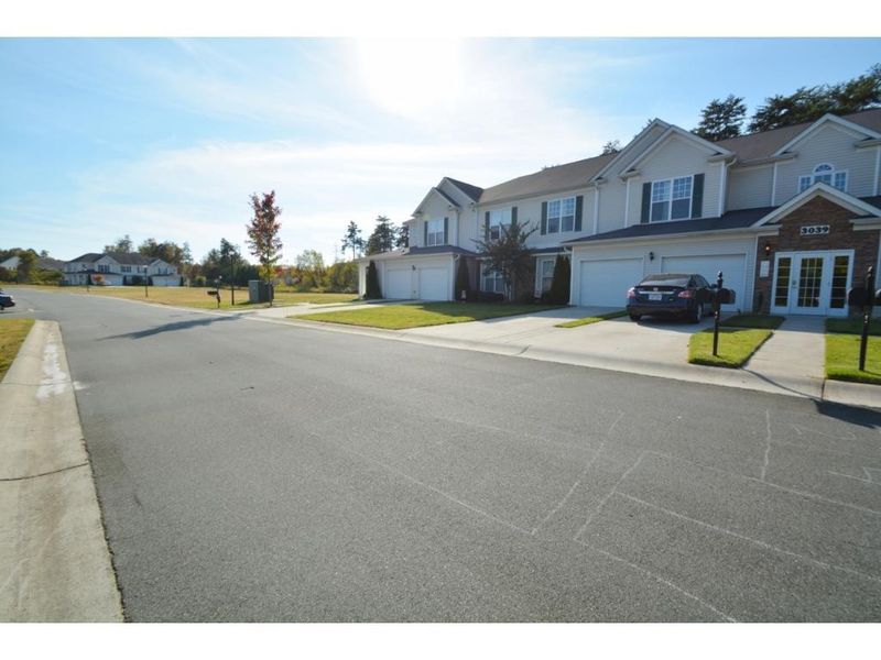 3039 Winston Dr #202, Burlington, NC 27215