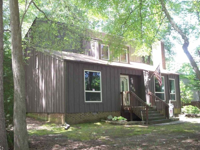 304 Abbey Ln, Cary, NC 27511