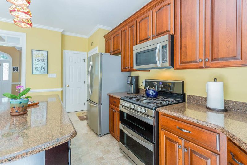 304 Copper Hill Dr, Cary, NC 27518