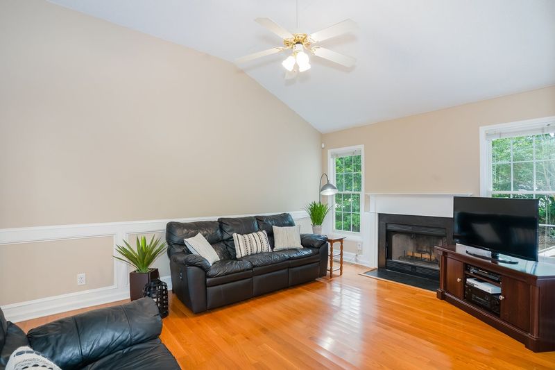 304 Crossmore Dr, Cary, NC 27519