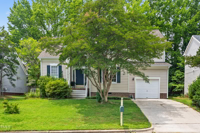 304 Gold Point Dr, Cary, NC 27519