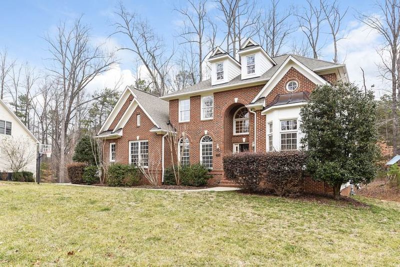 304 Hogan Woods Cir, Chapel Hill, NC 27516