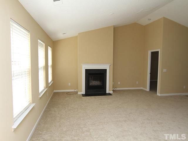 304 Holly Briar Dr, Fuquay Varina, NC 27526