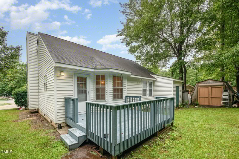 304 Holly Pines Ct, Holly Springs, NC 27540