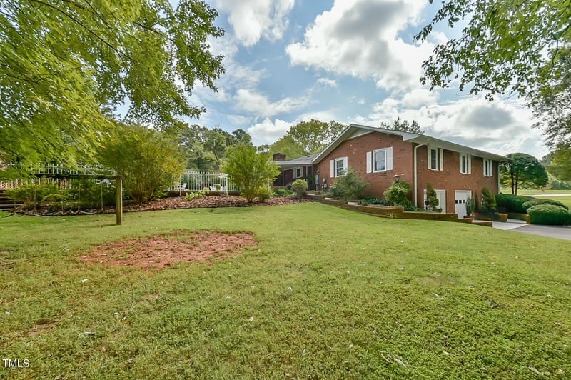 304 Homestead Rd, Chapel Hill, NC 27516