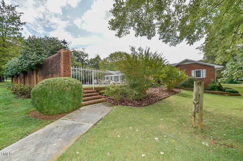 304 Homestead Rd, Chapel Hill, NC 27516