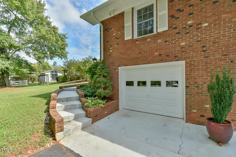 304 Homestead Rd, Chapel Hill, NC 27516