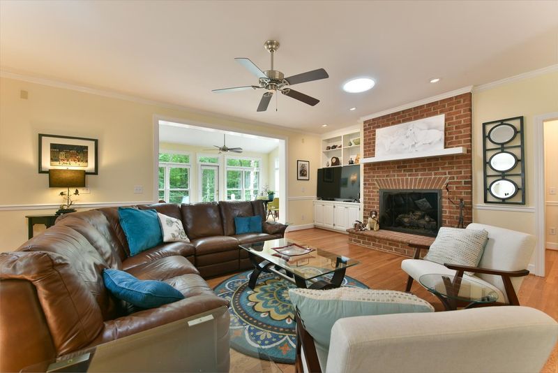 304 Lancaster Dr, Chapel Hill, NC 27517