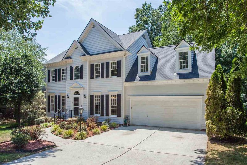 304 Nantucket Dr, Cary, NC 27513