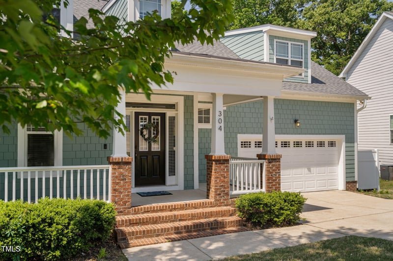 304 Nelson Ln, Clayton, NC 27527