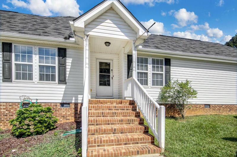 304 Occidental Dr, Holly Springs, NC 27540