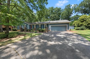 304 Oregon Cir, Cary, NC 27511