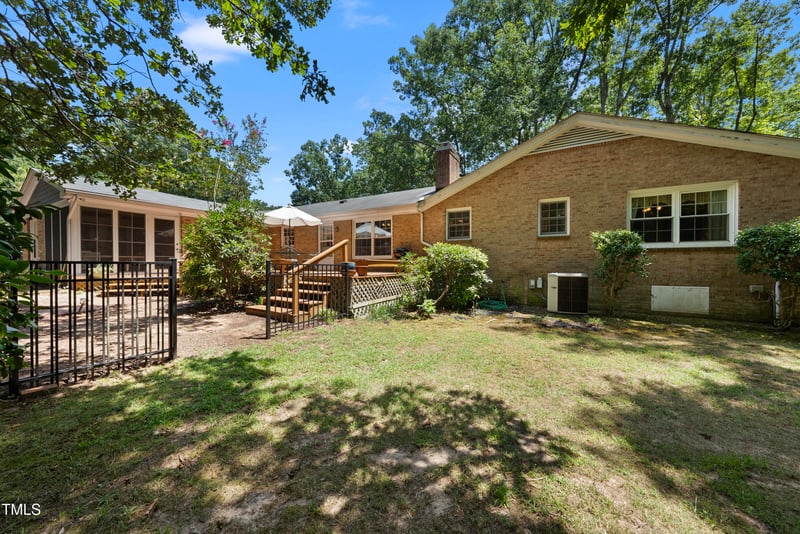 304 Oregon Cir, Cary, NC 27511