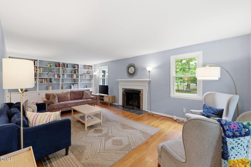 304 Plum Ln, Chapel Hill, NC 27517