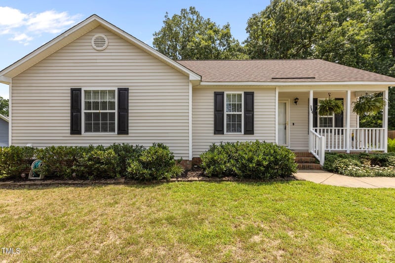 304 Quailwood Dr, Fuquay Varina, NC 27526