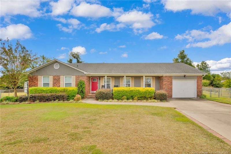 304 Rail Fence Ct, Fayetteville, NC 28314