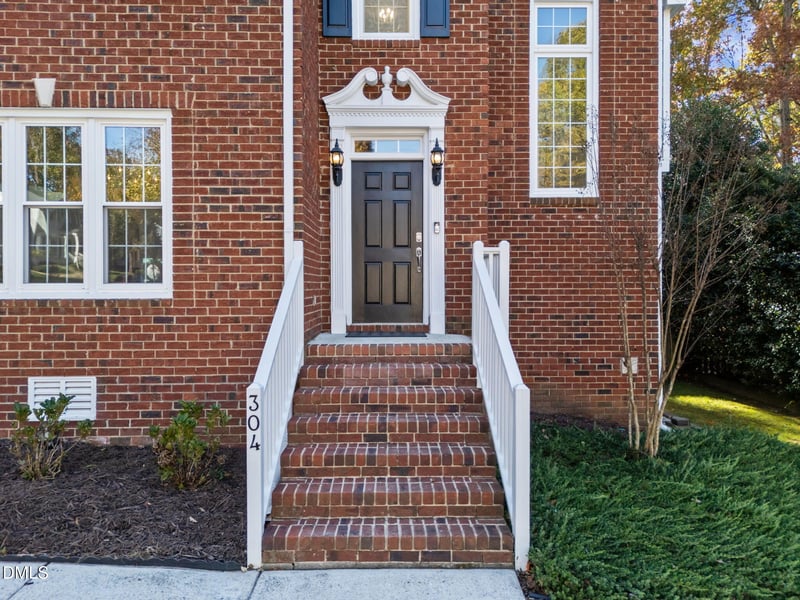 304 Silvergrove Dr, Cary, NC 27513