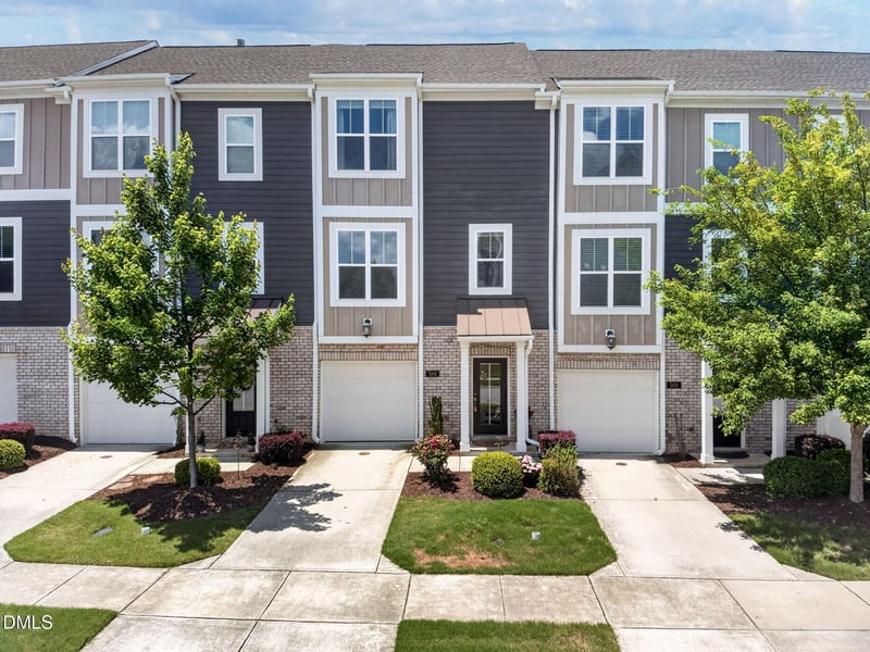 304 Skymont Dr, Holly Springs, NC 27540