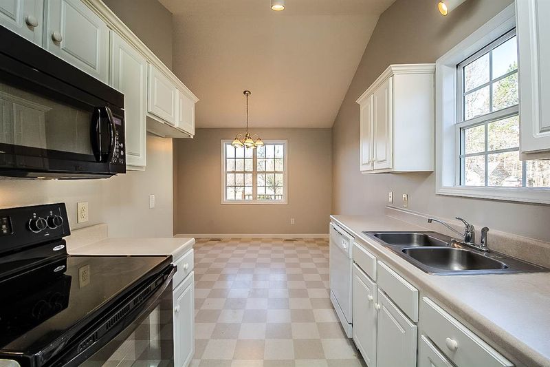 304 Sommerset Dr, Clayton, NC 27520