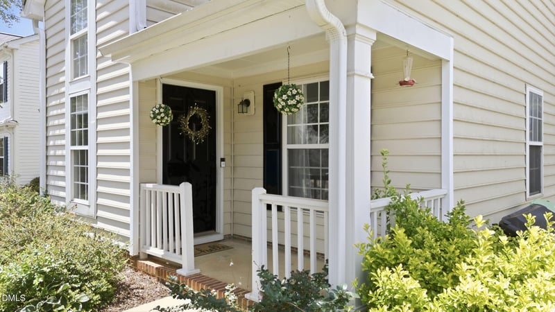 304 Stone Hedge Ct, Holly Springs, NC 27540
