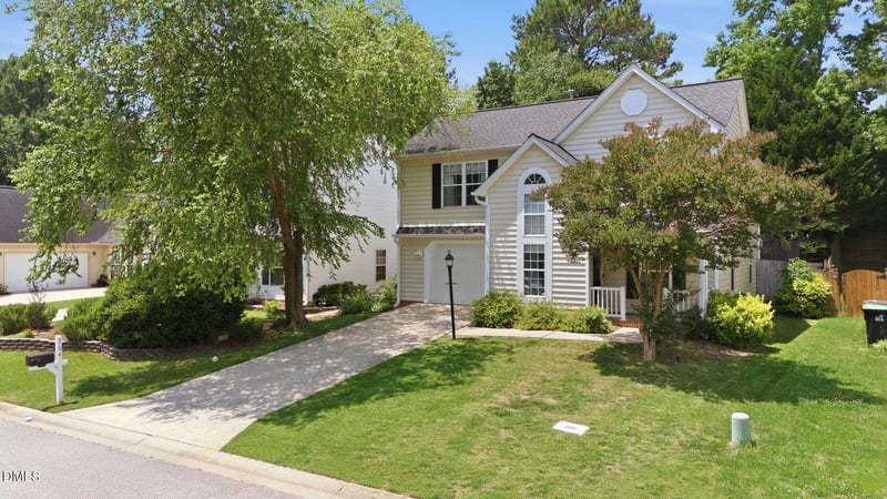 304 Stone Hedge Ct, Holly Springs, NC 27540