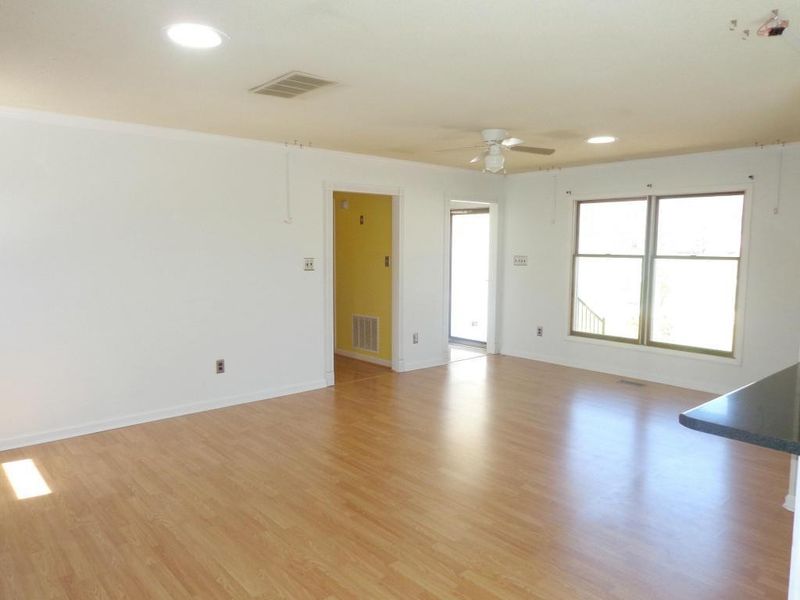 304 Stratford, Mebane, NC 27302