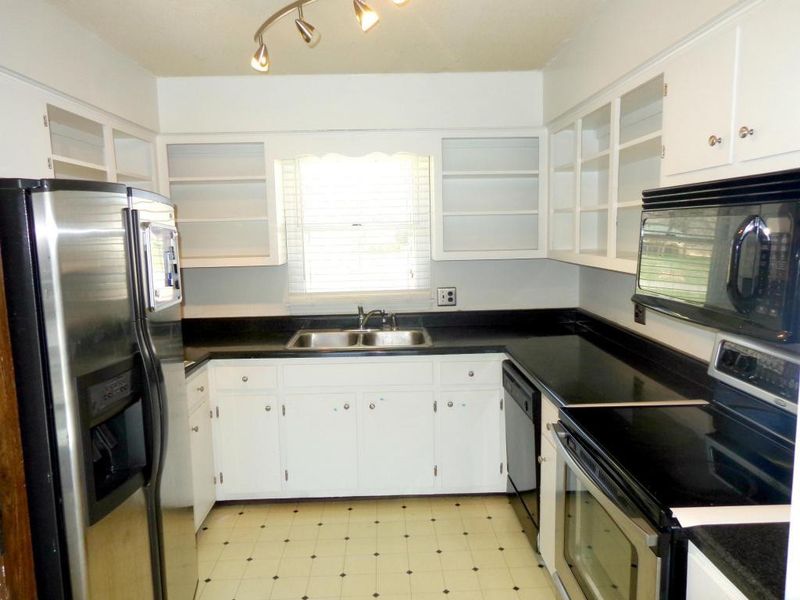 304 Stratford, Mebane, NC 27302