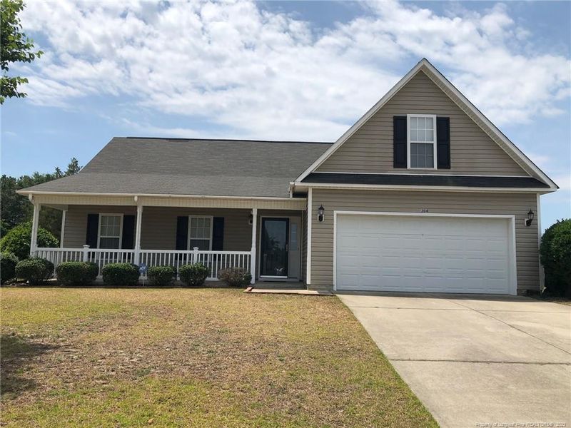 304 Thomas Edison Pl, Hope Mills, NC 28348