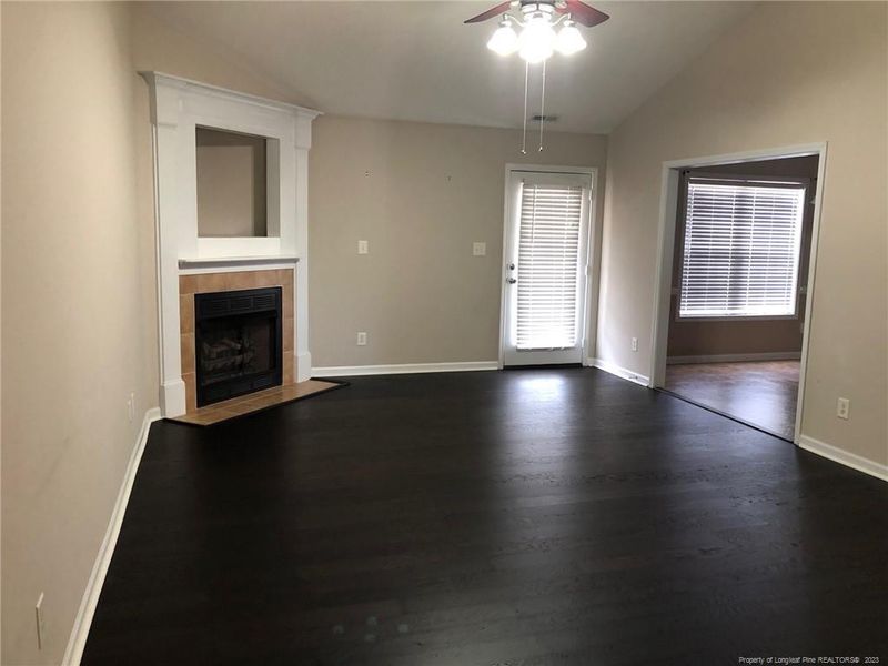 304 Thomas Edison Pl, Hope Mills, NC 28348