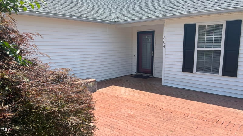 304 Topeaka Ln, Willow Springs, NC 27592