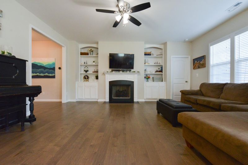 304 E Webber Ln, Clayton, NC 27527