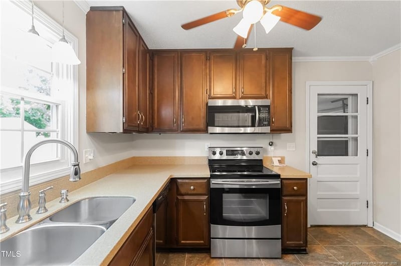 304 Westfield Dr, Dunn, NC 28334