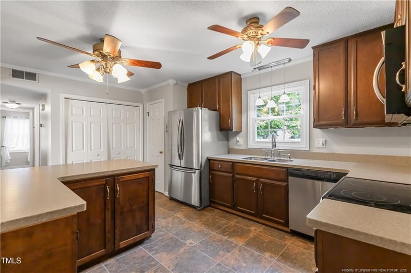 304 Westfield Dr, Dunn, NC 28334