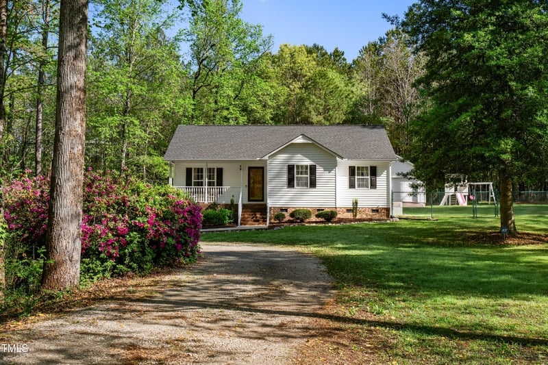 304 Westgate Cir, Angier, NC 27501