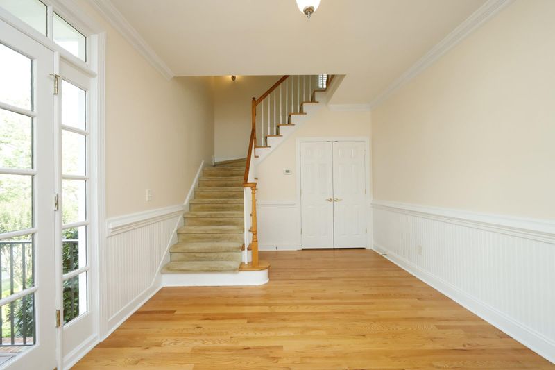 304 Westside Dr, Chapel Hill, NC 27516