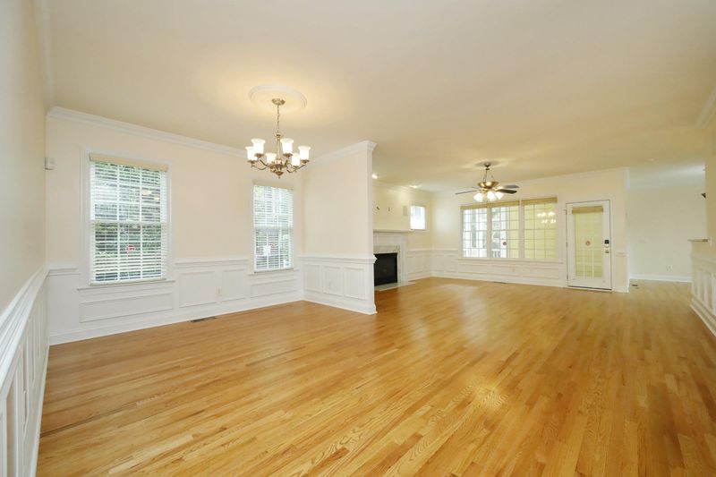 304 Westside Dr, Chapel Hill, NC 27516