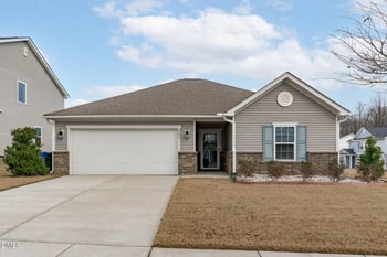 304 Willow Grove Ln, Fuquay Varina, NC 27526