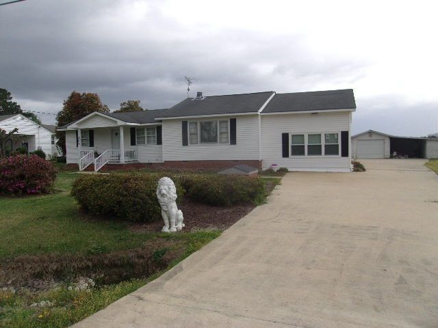 304 Wood Rd, Dunn, NC 28334